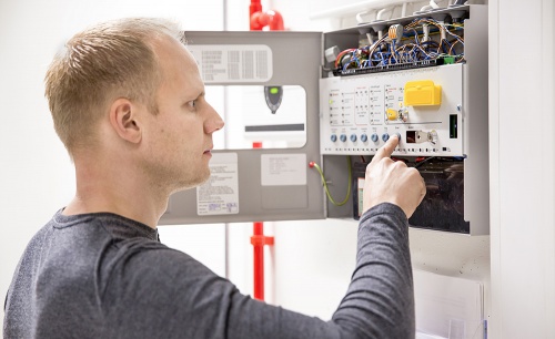 Ремонт и обслуживание системы контроля.