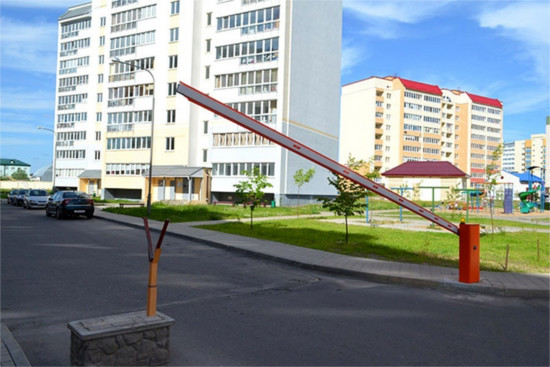 Особенности установки шлагбаума возле жилых домов
